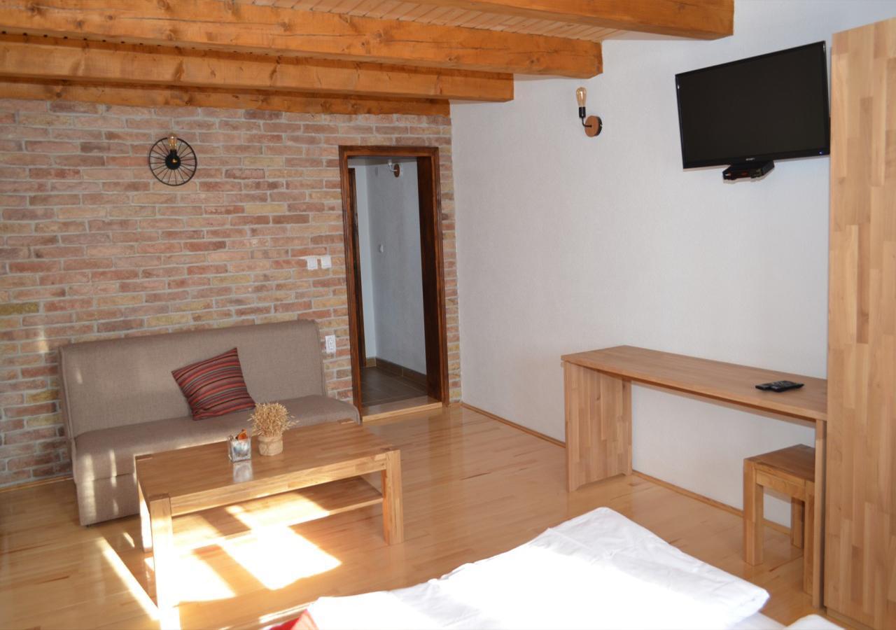 Konoba Ognjiste Bed & Breakfast Sokolac  Exterior photo