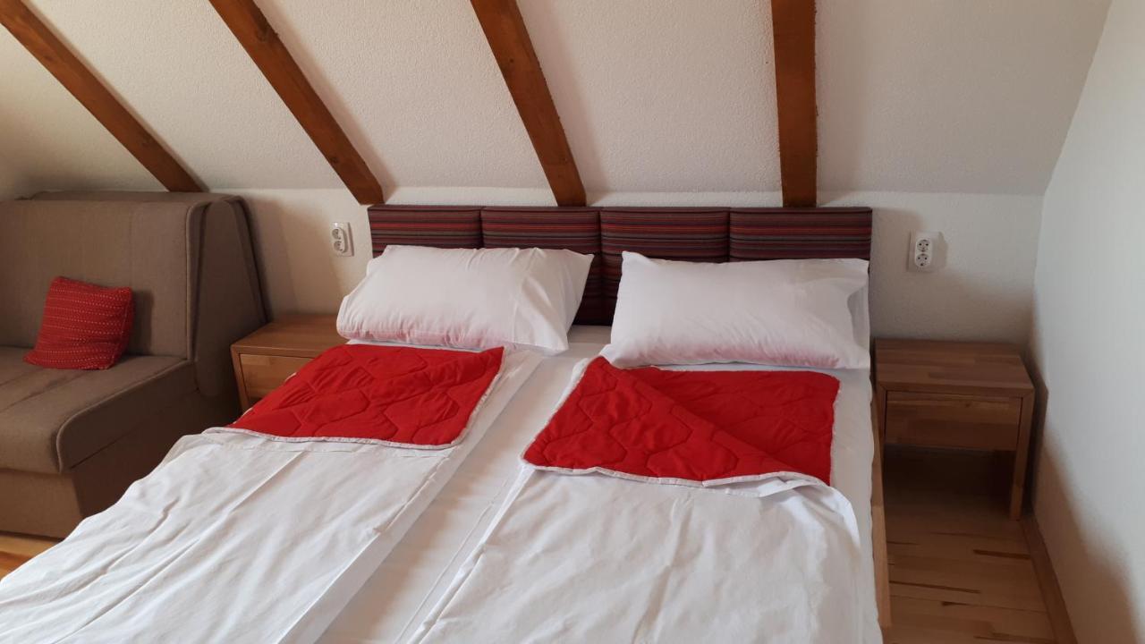 Konoba Ognjiste Bed & Breakfast Sokolac  Exterior photo