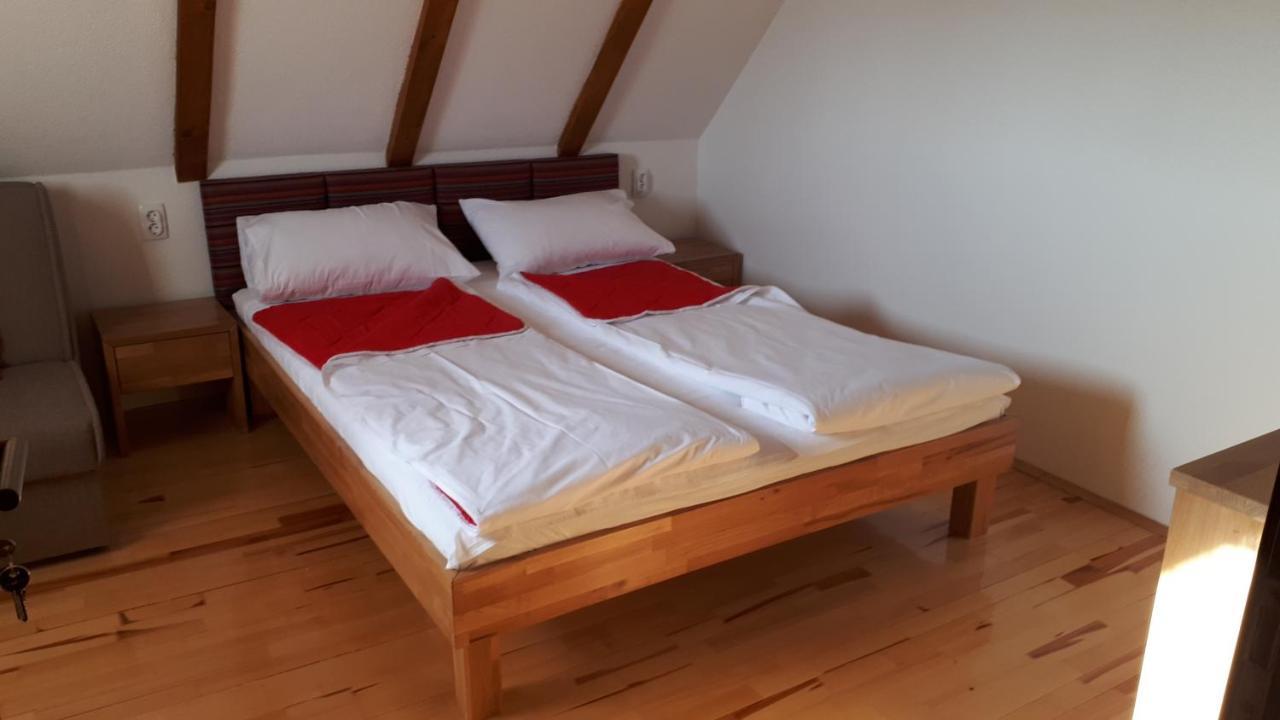 Konoba Ognjiste Bed & Breakfast Sokolac  Exterior photo