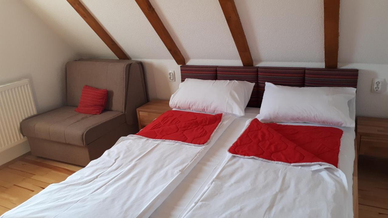Konoba Ognjiste Bed & Breakfast Sokolac  Exterior photo