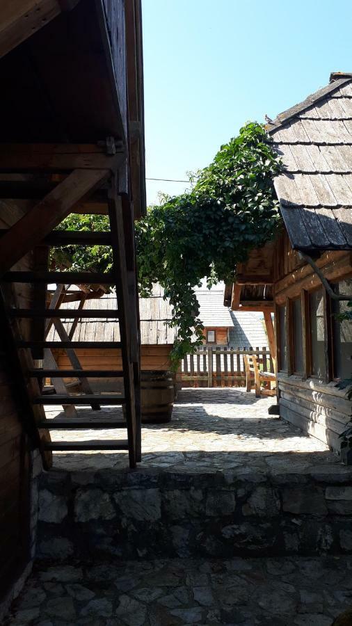 Konoba Ognjiste Bed & Breakfast Sokolac  Exterior photo