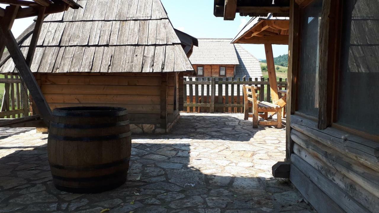 Konoba Ognjiste Bed & Breakfast Sokolac  Exterior photo